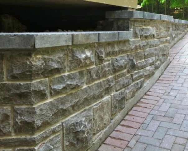 Stone retaining wall - Outremont