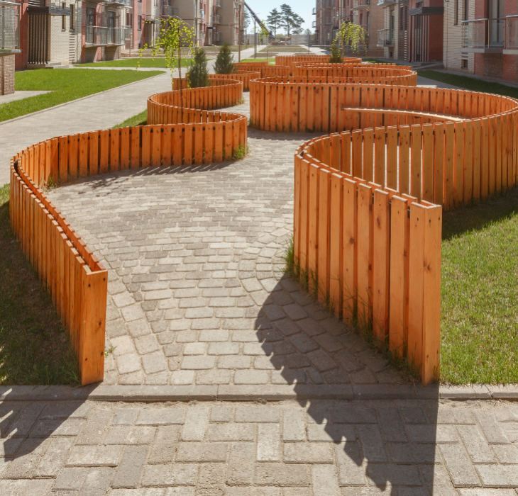 Allée en Pavé uni et bois recyclé  - Allée en Pavé Uni encadré de barrière en bois