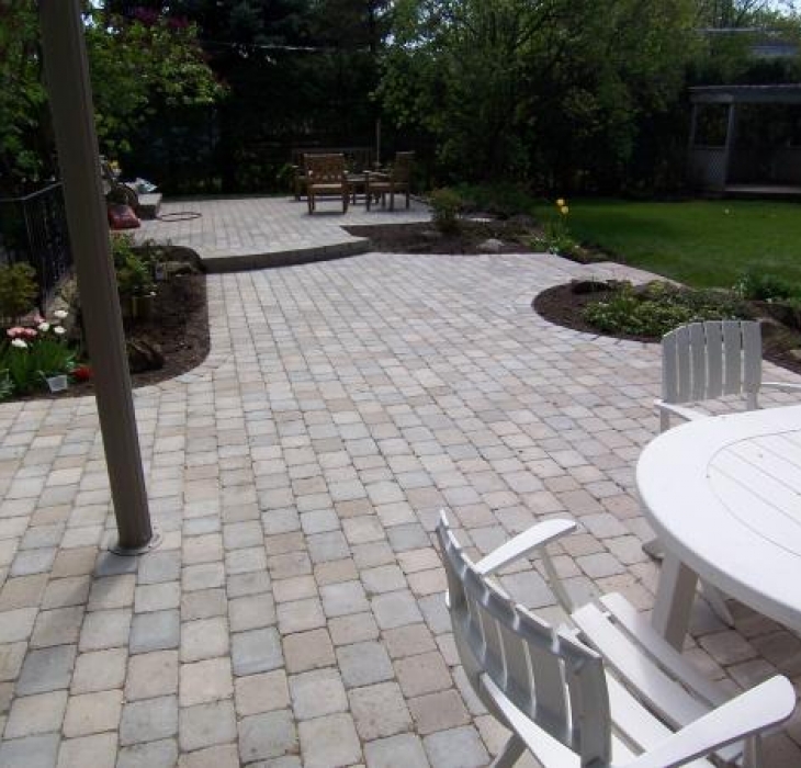 Hampstead Terrace in backyard - Pave uni & lanscaping in Hapstead. Polymer sand