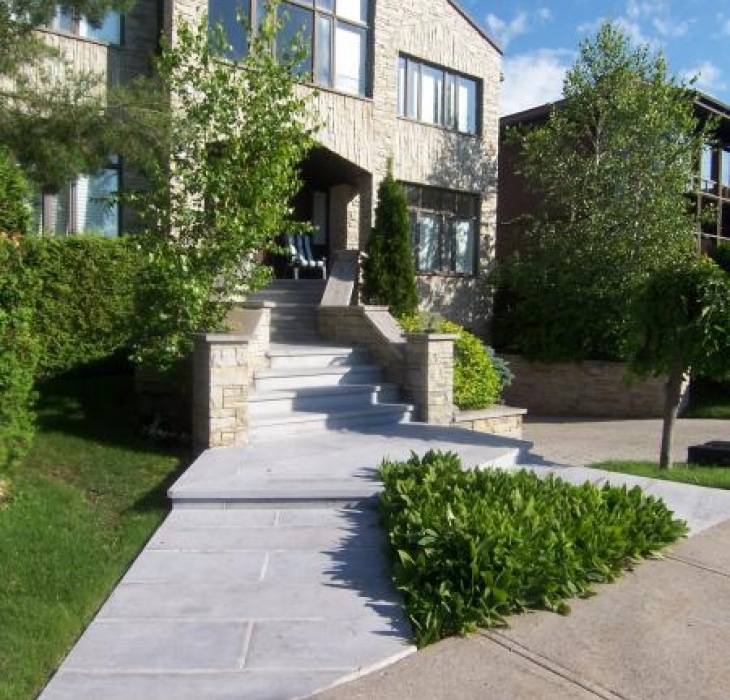 St-Marc cut stone Walkway and steps - St marc stone in Hampstead with montreal landscaper