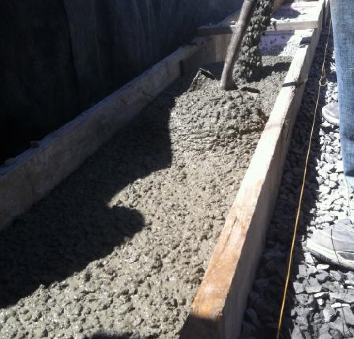 Concret formwork - Wall foundation for stonework